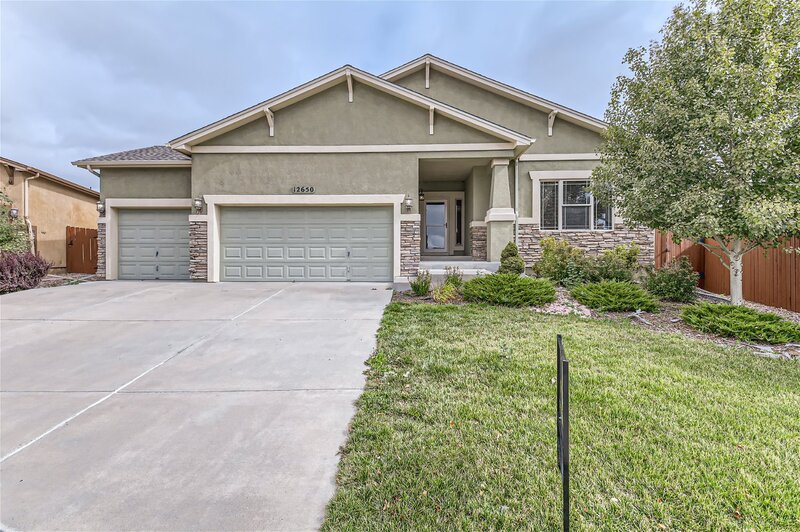 Peyton House: 12650 Handles Peak Way