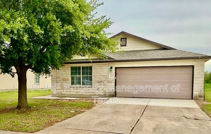 Hutto House: 325 Brown St