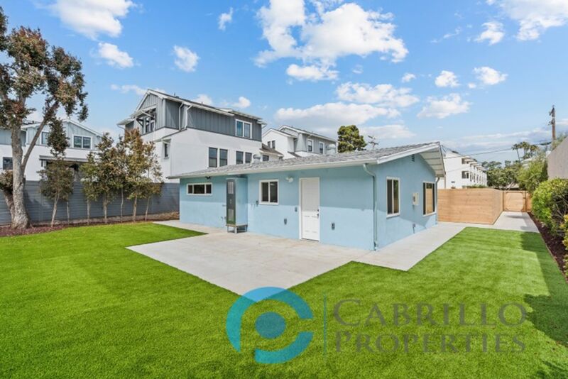 Carlsbad House: 885 Home Ave