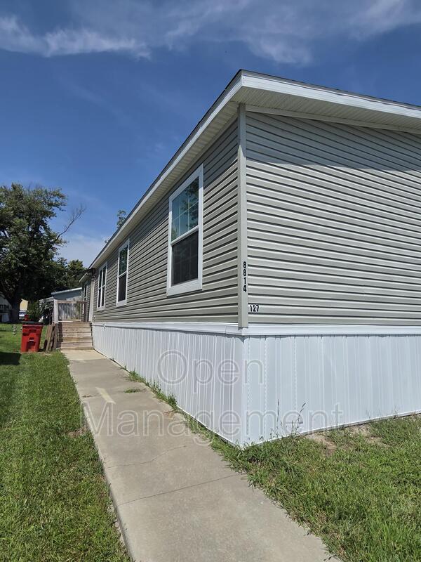 Kansas City House: 8814 NE 106th Terr.