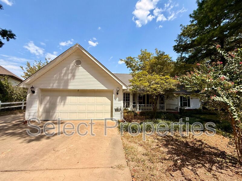 Jonesboro House: 3108 Maplewood Terrace