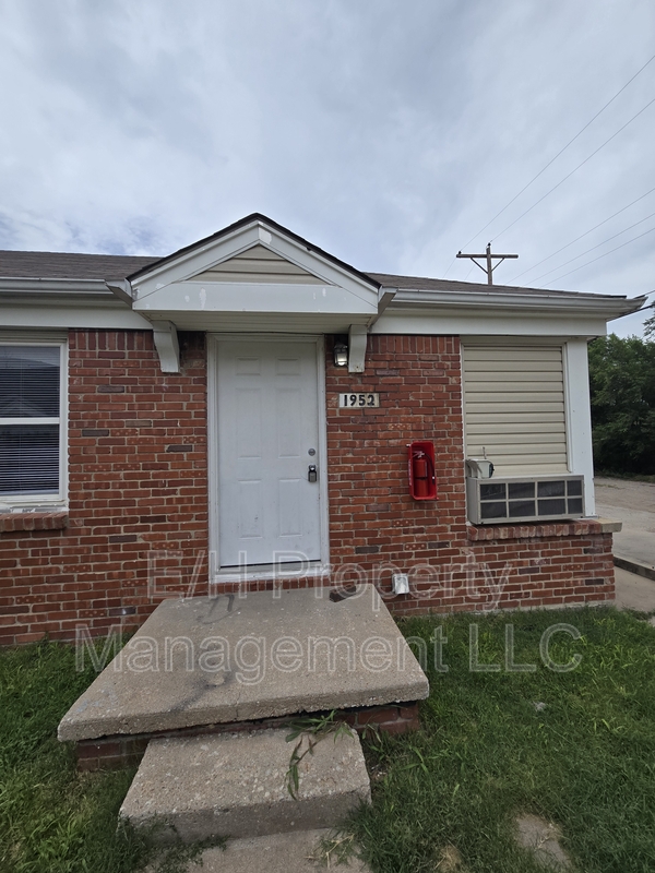 Wichita Condo: 1952 South Hiram Street