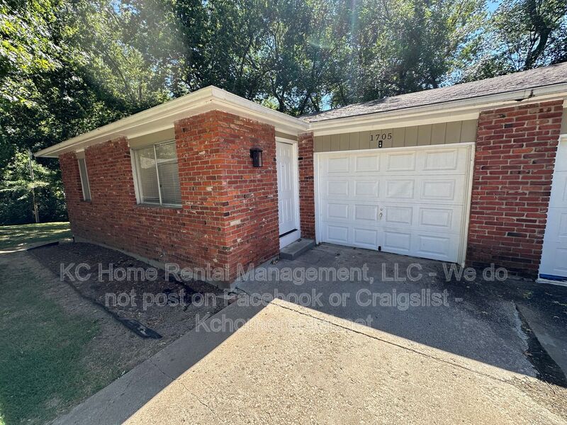 Kansas City House: 1705 N. 76th Ter.
