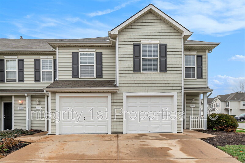 Kansas City Condo: 5926 NW 90th Ter