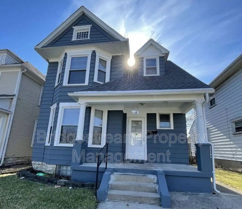 Dayton House: 38 Pioneer St