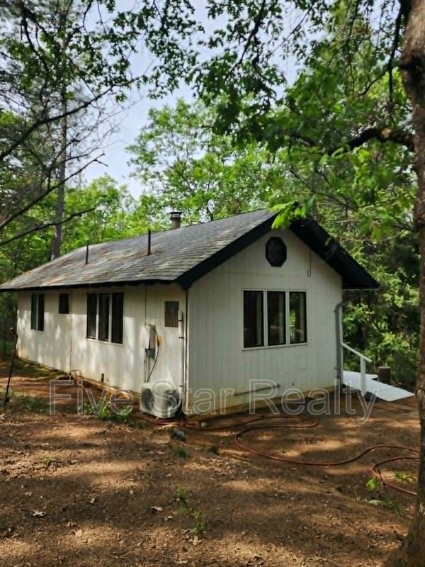 Oregon House House: 12896 Rices Crossing Rd