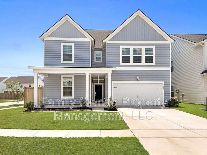 Summerville House: 2048 Longhorn Lane
