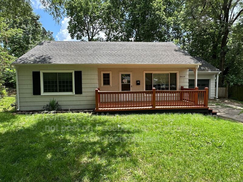 Kansas City House: 8419 Pennsylvania Ave