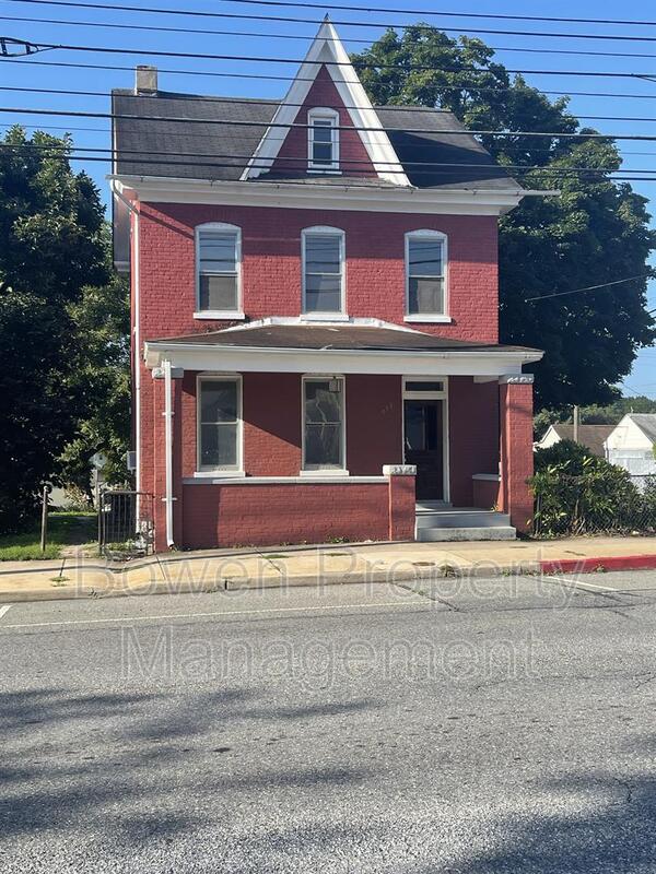 Hagerstown House: 953 W Washington Street