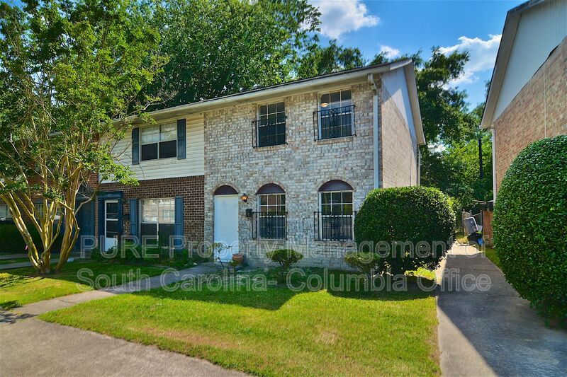 Columbia House: 1821 Tall Pines Circle