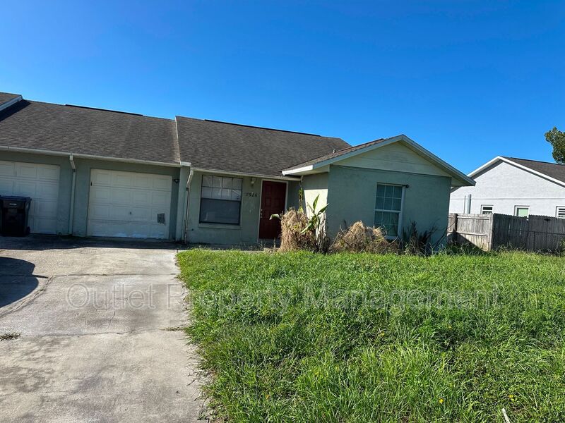 Winter Park House: 7526 University Garden Dr