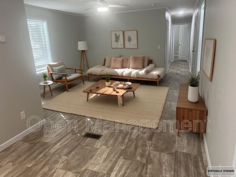 West Fargo House: 825 1st Ave E