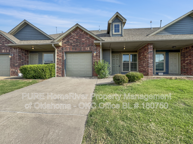 Oklahoma City House: 922 SW 92nd St