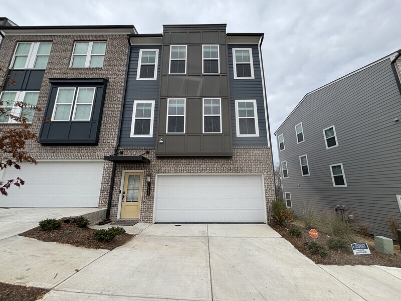 Atlanta Townhome: 1465 Creekside Cir NW