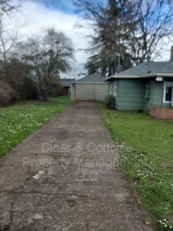 Eugene House: 205 East 31st Avenue