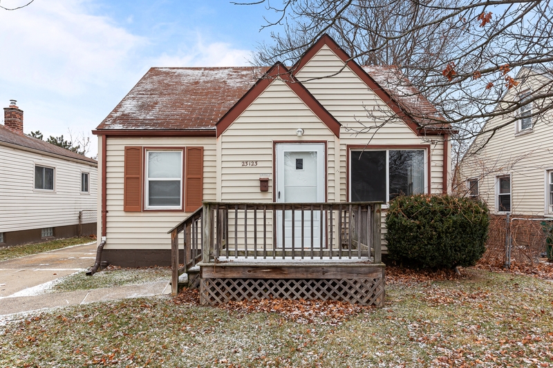 Eastpointe House: 23123 Lambrecht Avenue