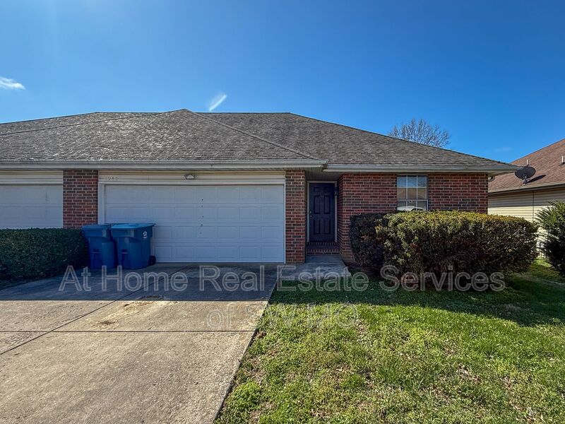 Nixa Condo: 1240 Vintage Ln