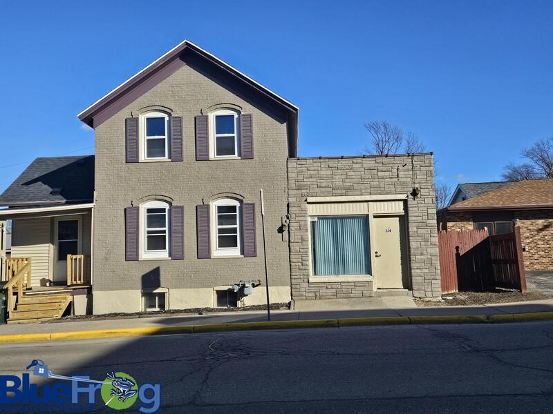 New London House: 314 South Pearl Street - 1