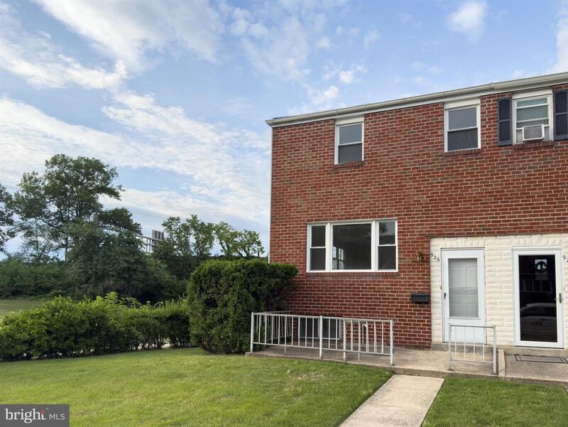 Halethorpe House: 926 Regina Dr