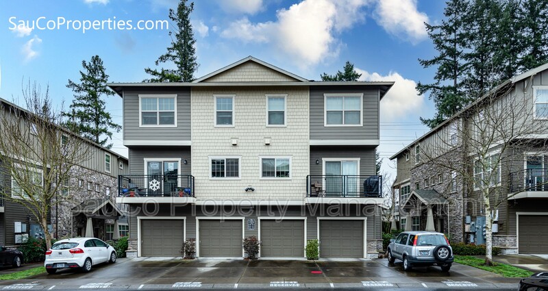 Hillsboro House: 8712 Northeast Delamere Way