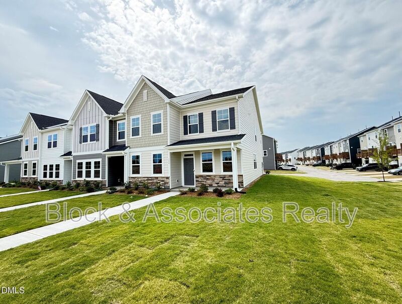 Wake Forest House: 304 Marmalade Sky Ln
