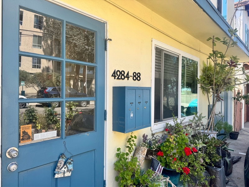 San Diego Condo: 4284 3rd Avenue