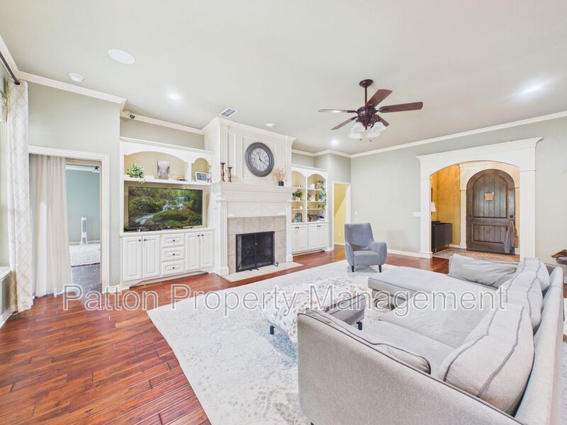 Amarillo House: 3100 River Birch Place