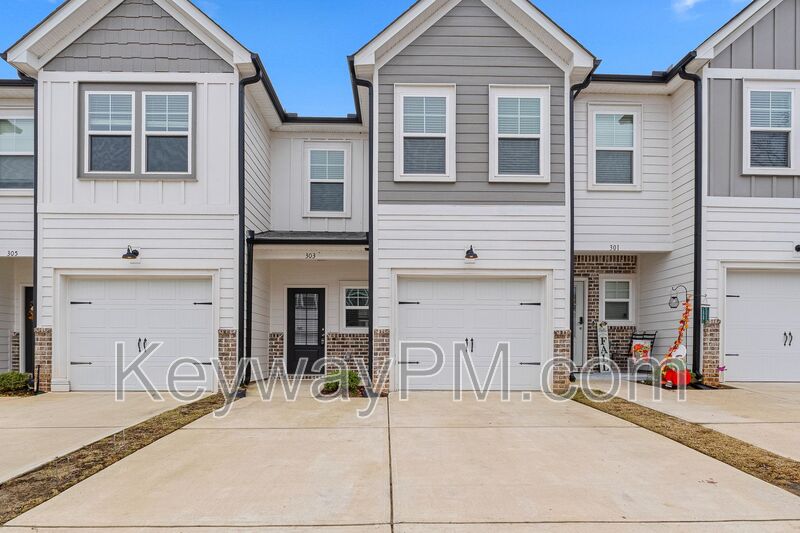 Evans Townhome: 303 Sumac Trail