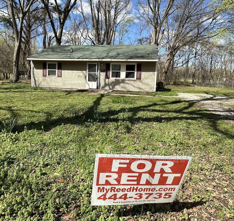 Millington House: 6874 Commander Road