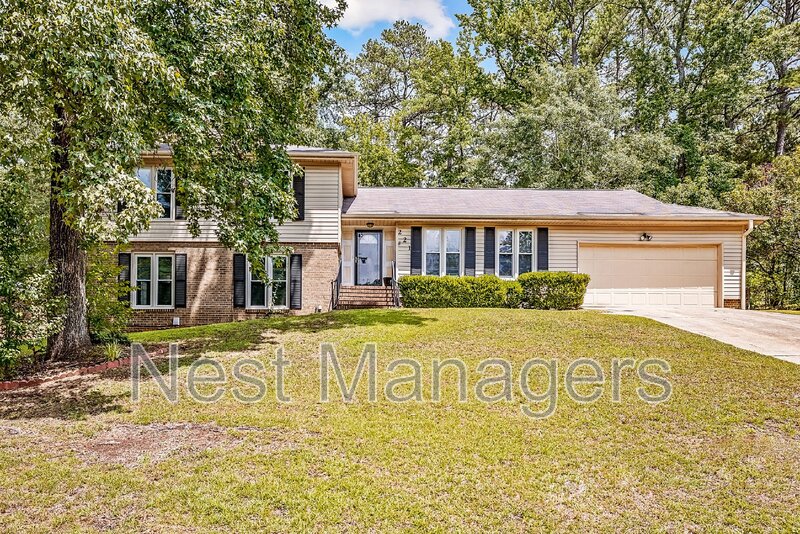 Fayetteville House: 221 Waxhaw Drive