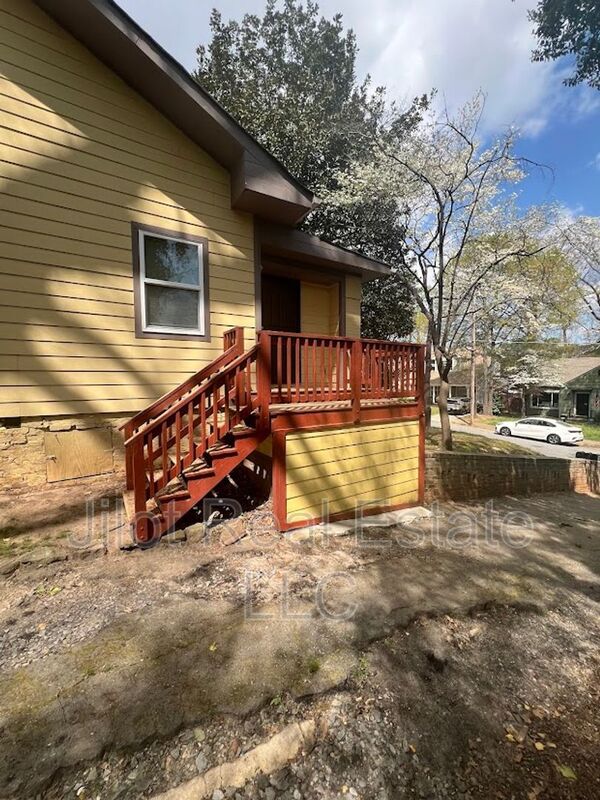 East Point Condo: 1366 Clermont Ave