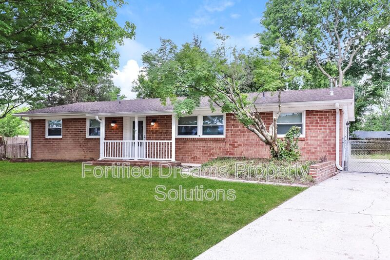 Greensboro House: 2204 Celeste Ct