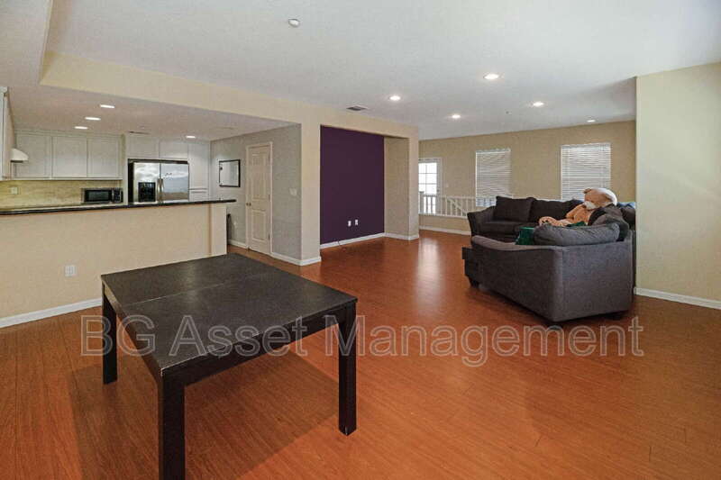 Richmond Townhome: 1653 Northshore Dr