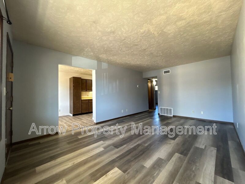 Belleville House: 1004 18th Street-202