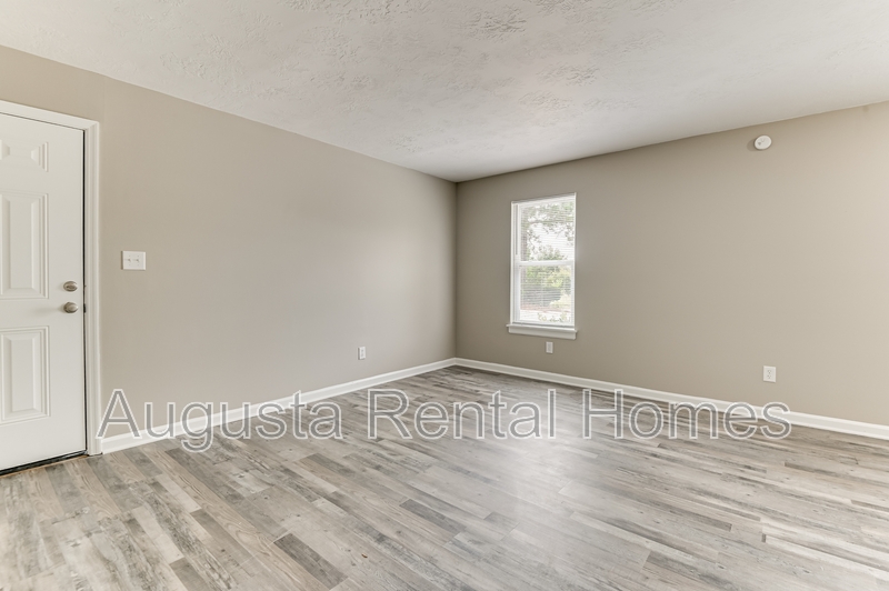 North Augusta Condo: 152 Conifer Drive