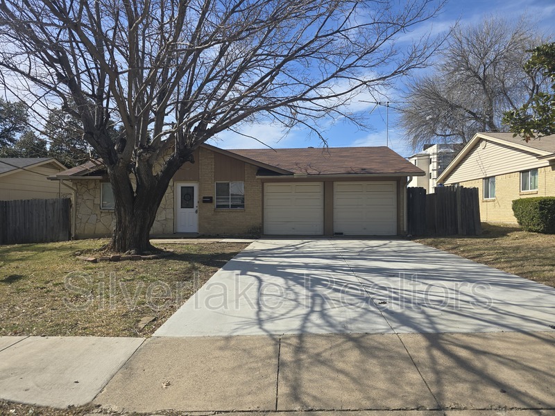 Irving House: 2429 Salmon