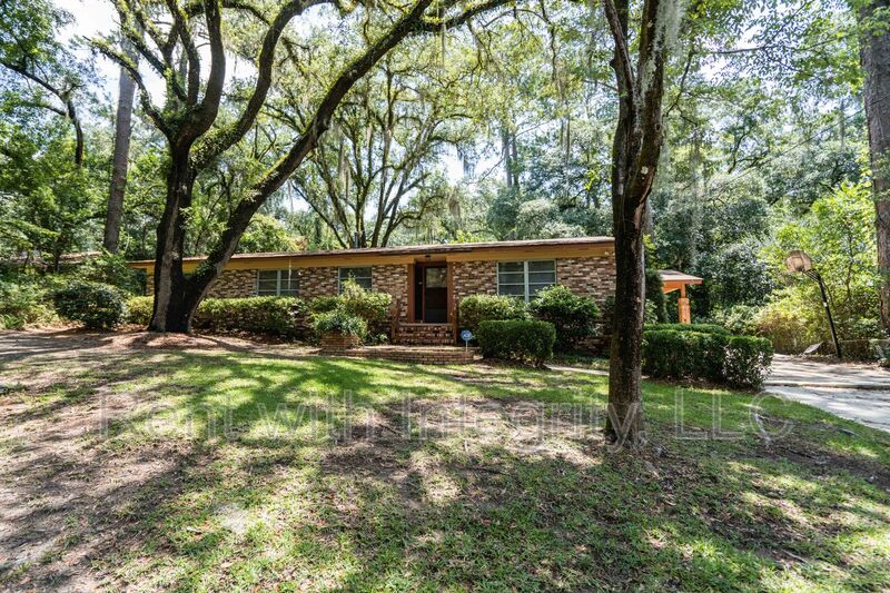 Tallahassee House: 2103 Evergreen Drive
