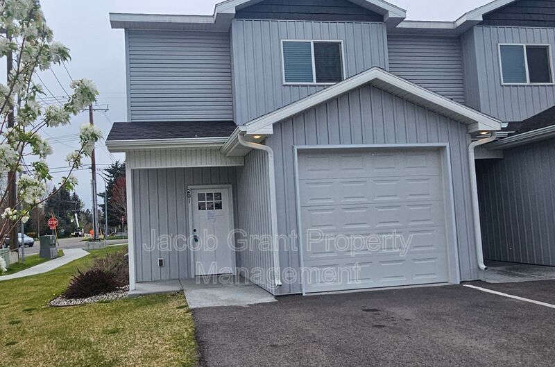 Idaho Falls House: 1645 S Bellin Rd