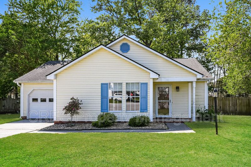 Goose Creek House: 207 Lynton Court