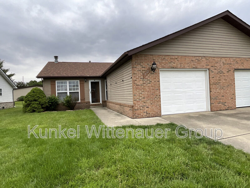 O'Fallon Condo: 932 Evan Drive