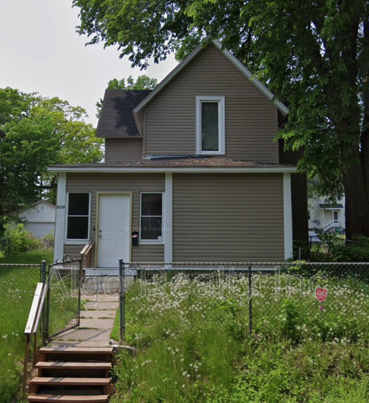 Minneapolis House: 2117 Illion Ave N