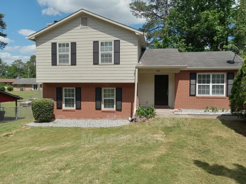 Phenix City House: 802 27th Ave