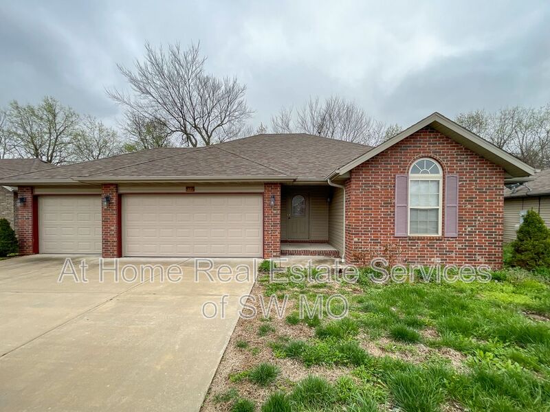 Springfield House: 4576 W Greenridge