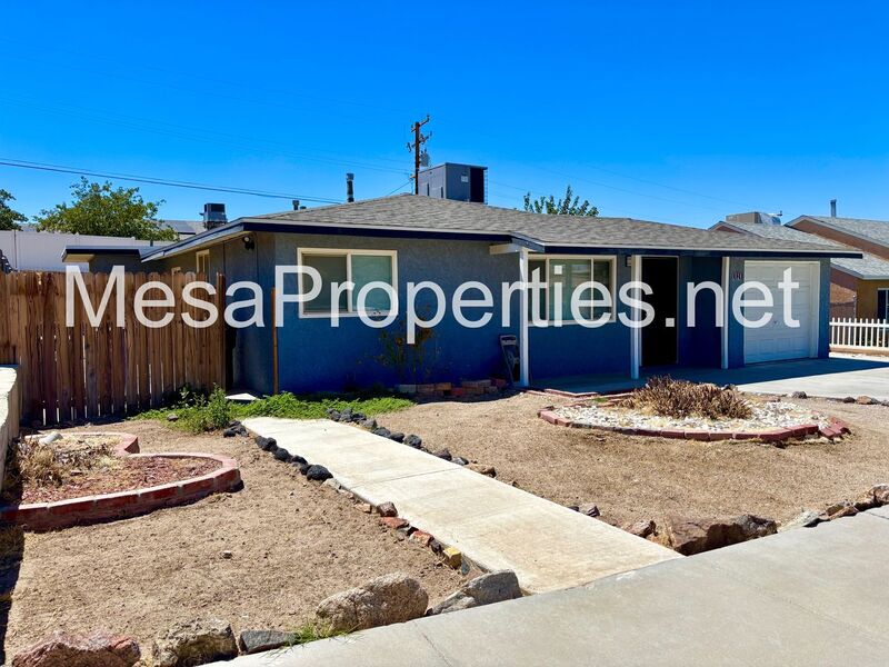 Barstow House: 820 Caliente Dr.