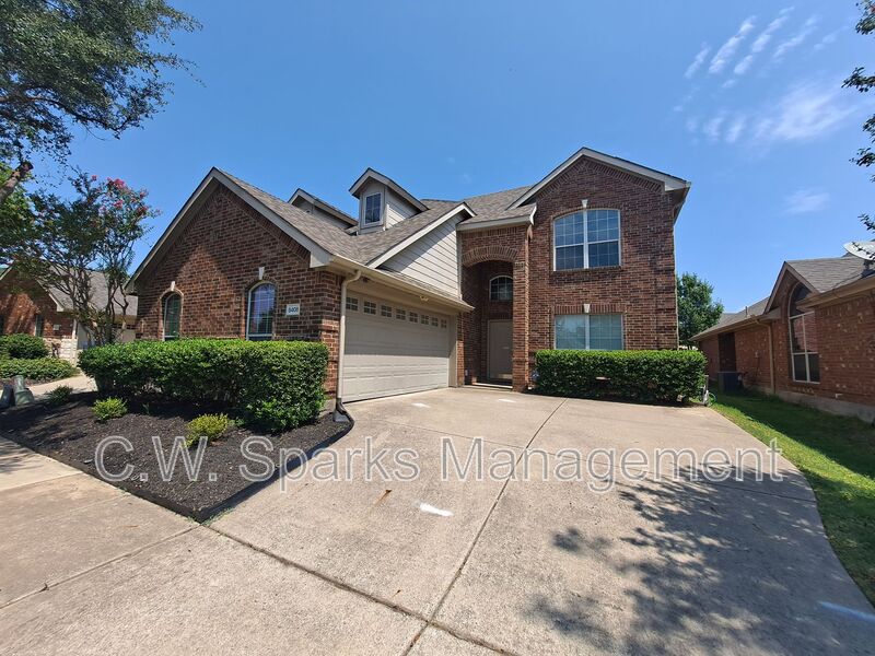 McKinney House: 8408 Loma Alta Trail