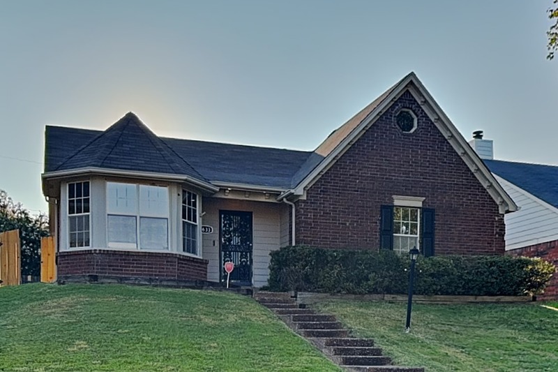Cordova House: 1633 Dexter Ln