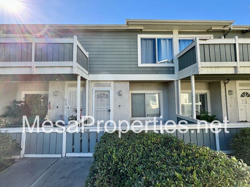 Ontario Townhome: 926 W Philadelphia St.