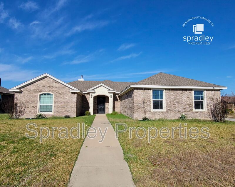 Troy House: 510 Kayla St