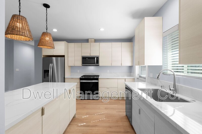 La Mesa House: 8073 Lemon Ave