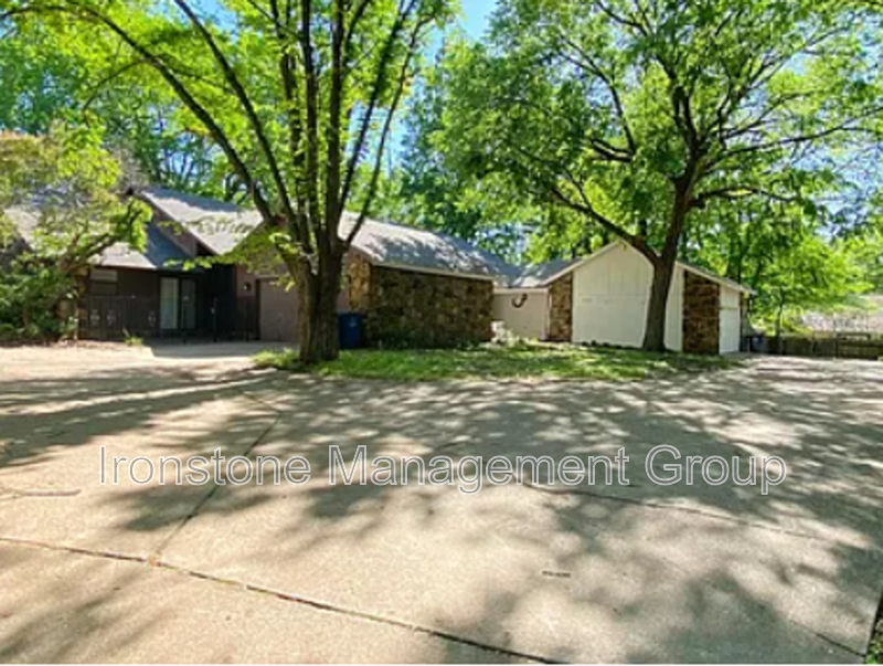 Tulsa House: 2516 E 74th Place